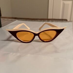 Vintage-Inspired Cat Eye Sunglasses in Brown & Cream